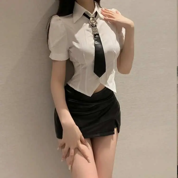 经典流浪剧团《浮草》彩色修复版：四海为家的戏班子与私生子的恩怨情仇，画面极具美感