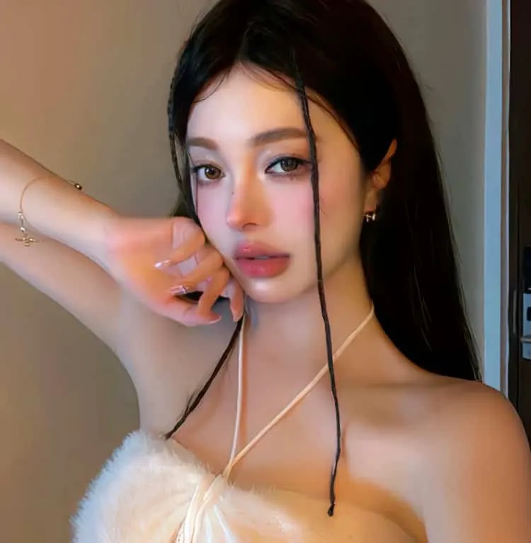 【日系青春物语】《花与爱丽丝》高清在线：两个女孩与一个男孩的谎言三角恋，青涩动人