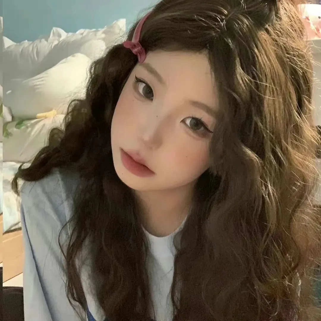 【社会反思】《明天，我会成为谁的女友》全集在线：出租女友、陪酒女、追星族的边缘女性真实生活图鉴
