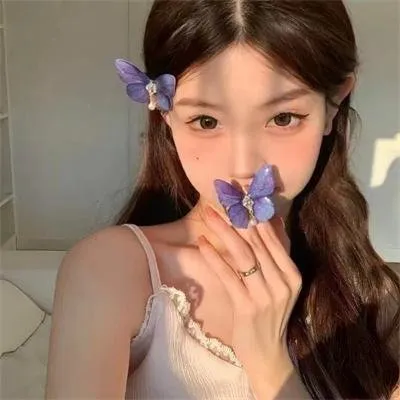 奇幻校园漫改《偶然发现的一天》超清在线：觉醒的漫画女配逆天改命，撕毁烂尾剧本